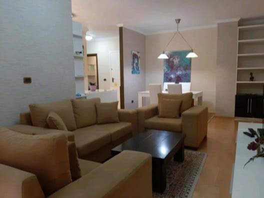 Erina Luxury Apartment Tirana Buitenkant foto