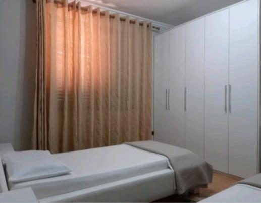 Erina Luxury Apartment Tirana Buitenkant foto