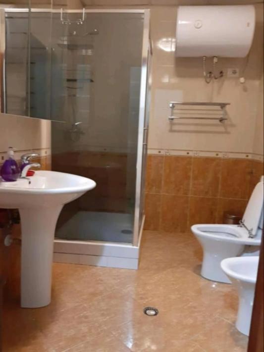 Erina Luxury Apartment Tirana Buitenkant foto